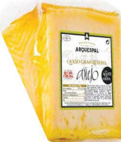 Queso añejo de oveja en aceite de oliva - cuña 200 gramos