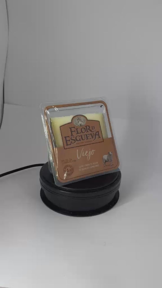 FLOR DE ESGUEVA QUESO DE OVEJA EN CUÑA DE 250 GRAMOS